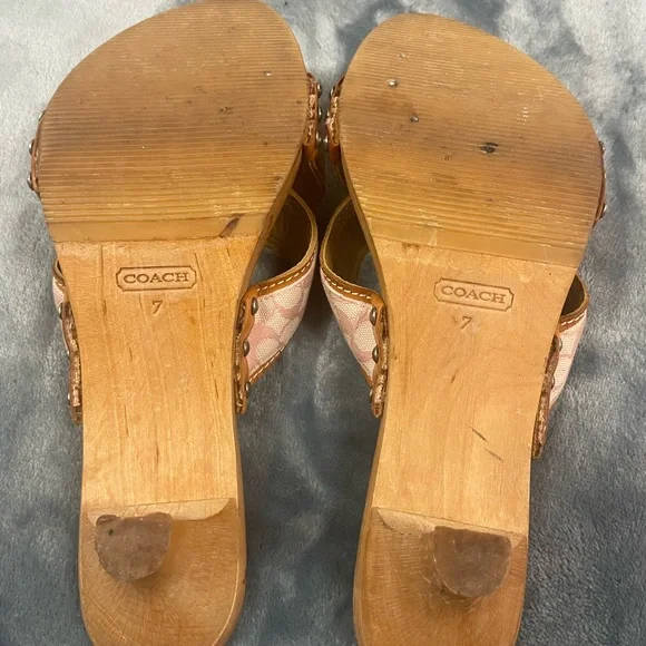 Coach wooden sole kitten heels - Picture 3 of 4